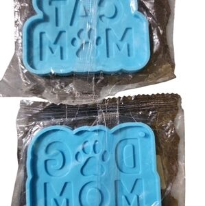 BRAND NEW Silicone Molds Cat Mom and Dog Mom